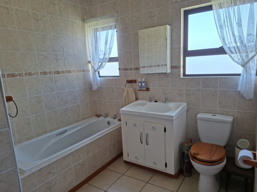 3 Bedroom Property for Sale in Boknesstrand Eastern Cape